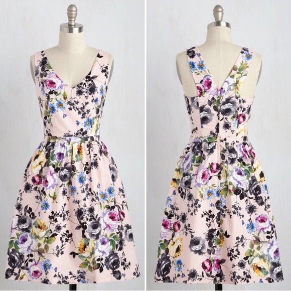 Modcloth Dresses & Skirts - Modcloth Pink 💐Floral Dress with POCKETS!